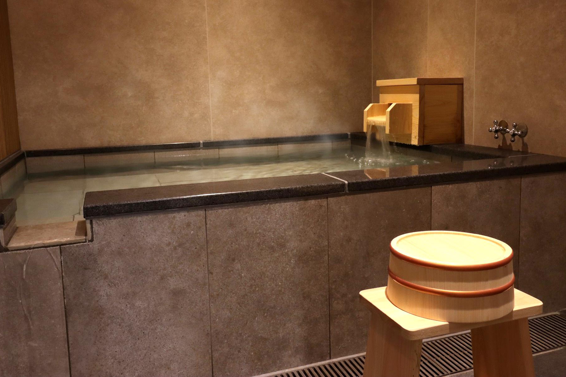 湯布院 金鱗湖温泉宿